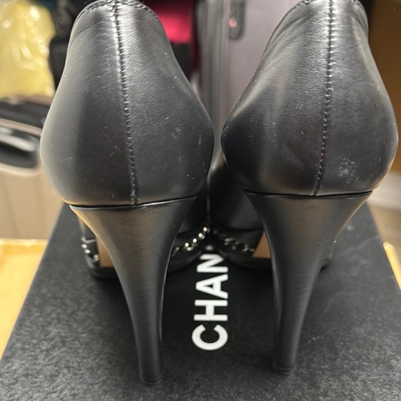 Chanel Black Women's Shoes - Picture 4 of 7